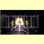 entertain18227.jpg